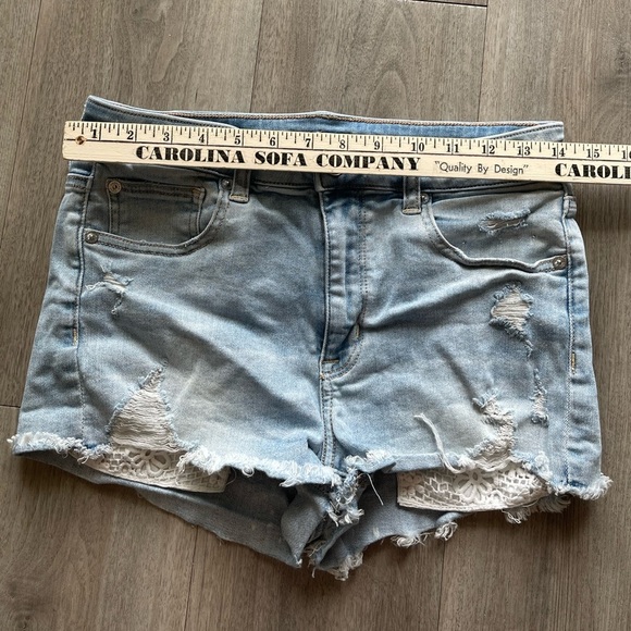 American Eagle Outfitters Light Denim Stretch Distressed Shorts Women’s 8 - Picture 5 of 6